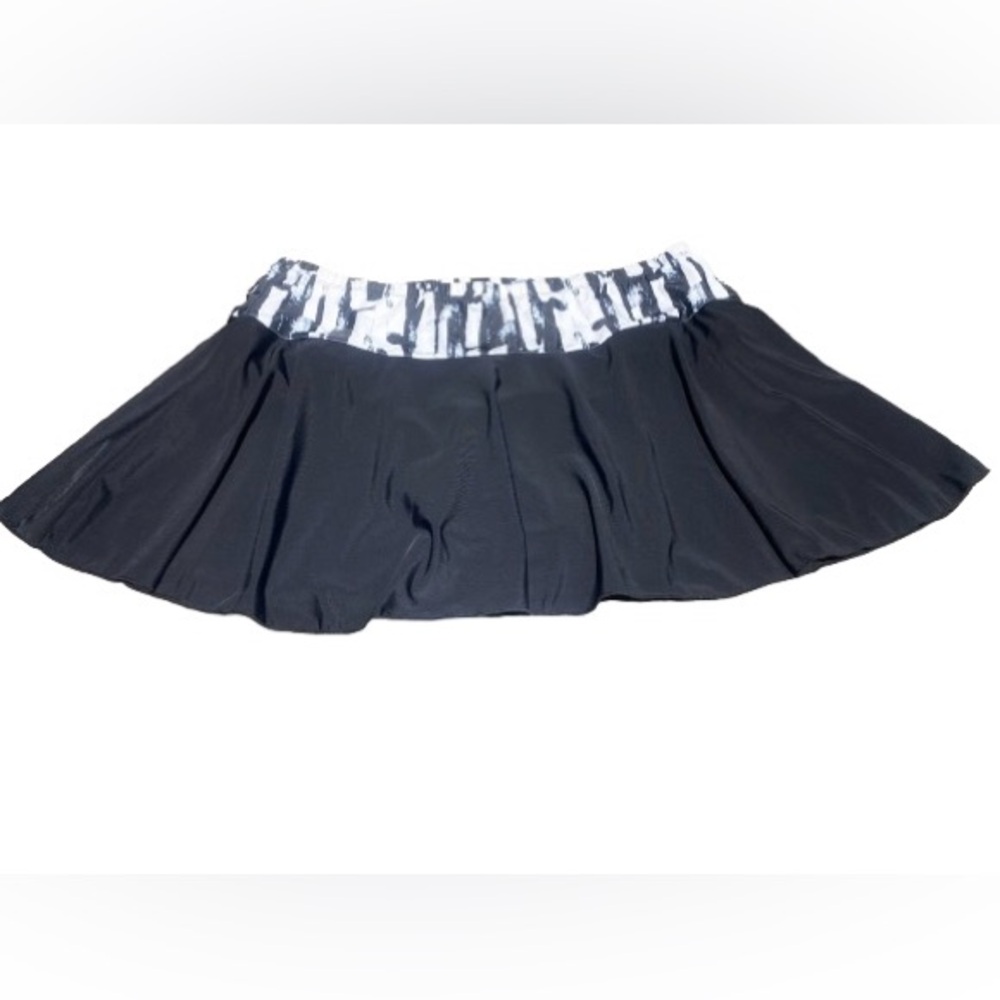 Summer Mae Plus Size Ladies Flattering Black White Swim Skort NWOT XXXL